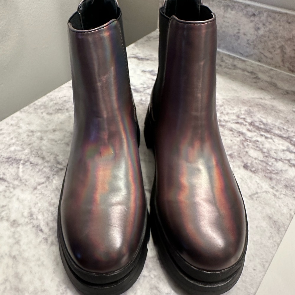 Steve Madden  Chelsea ankle boots size  4 NWOT - Picture 3 of 8
